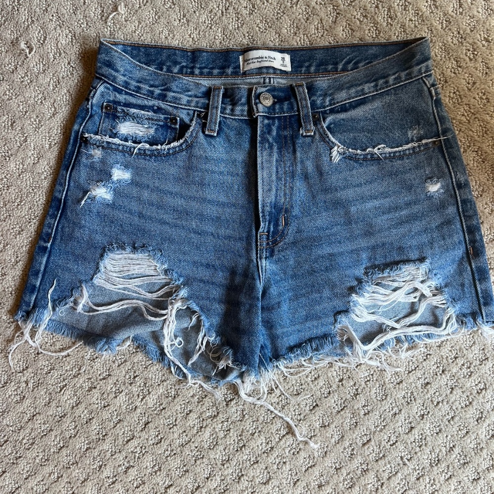 Abercrombie & Fitch Mid Rise Boyfriend Shorts